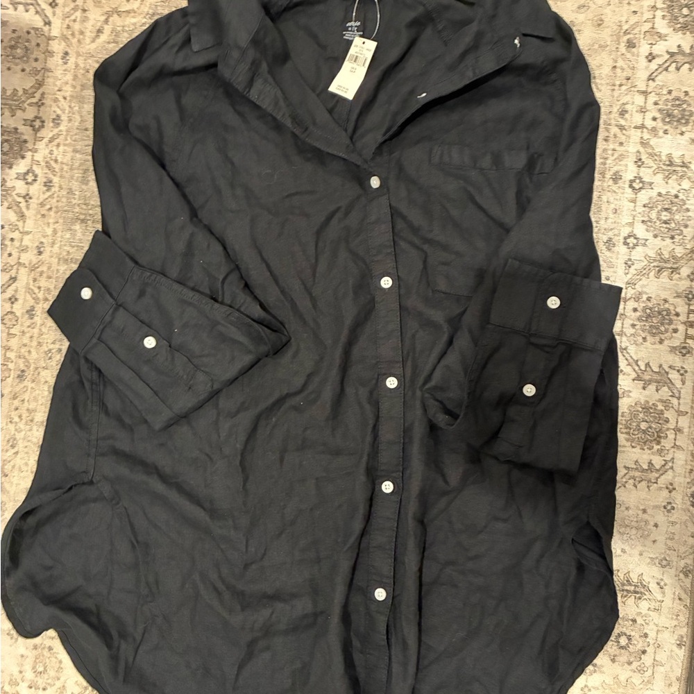 NWT 
Aerie Black Linen Button Down Shirt - Size Small